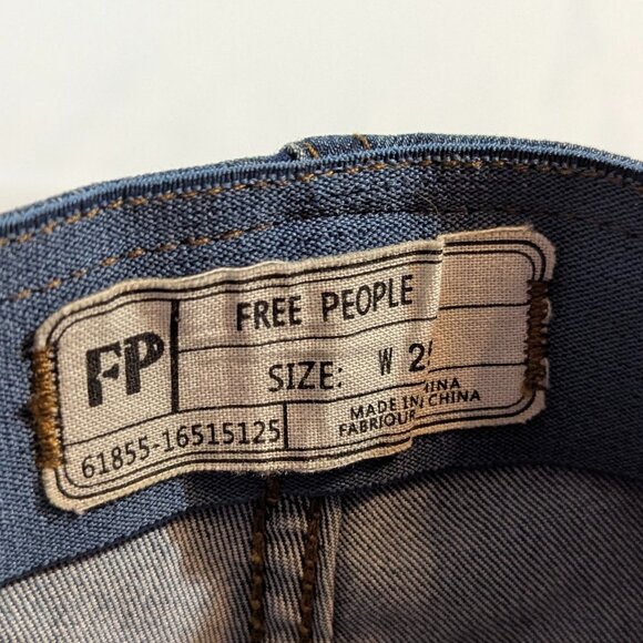 NWT Free People Size 25 Pull On Flare Legged Jeans - Picture 9 of 15